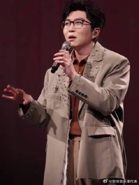 我嘴硬到什么程度呢 就比如我眼泪都掉下来了还是跟你说句没事！