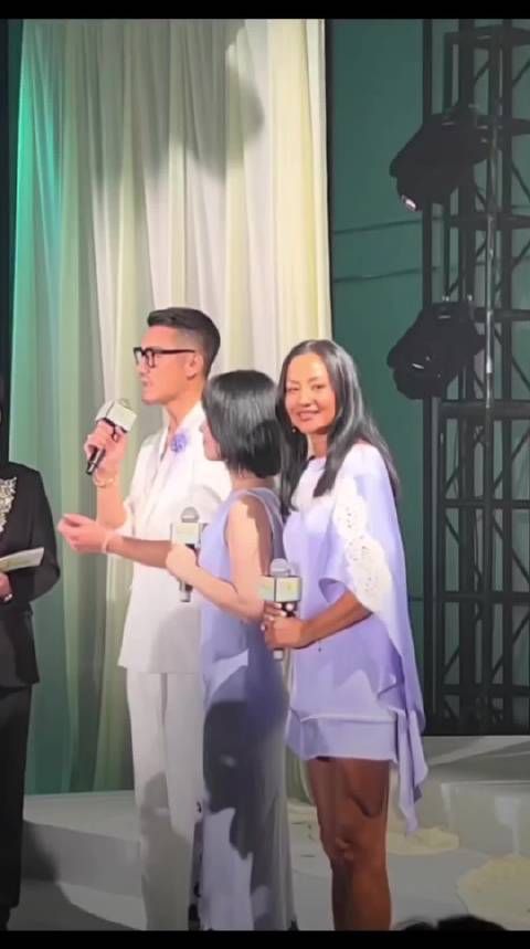 54岁瞿颖与胡兵同框走秀发丝惊艳，男方眼神专注