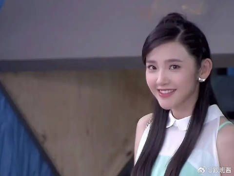 现在知道为什么张若昀对她一见钟情了吧！