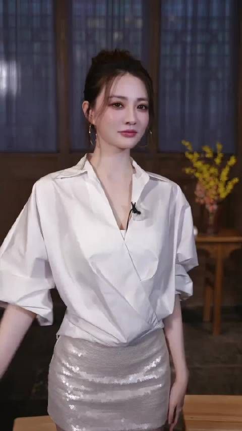 徐璐舞台表现引期待,网友赞其努力或亮相浪姐