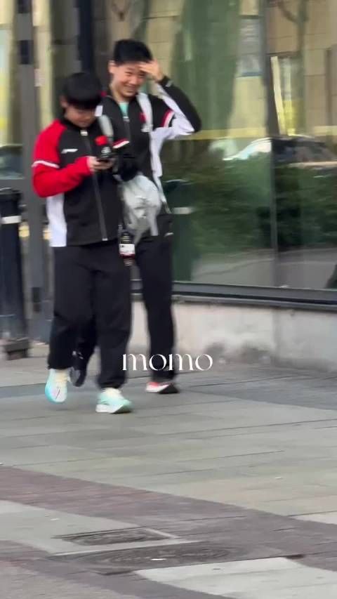 孙颖莎瑞典下班获姐姐夸赞