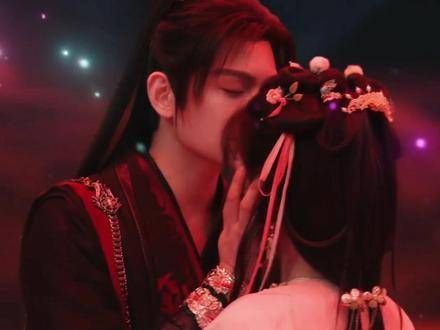 比起亲吻,额头的轻触更令人心跳加速! 慕子期凌妙妙 丁禹兮