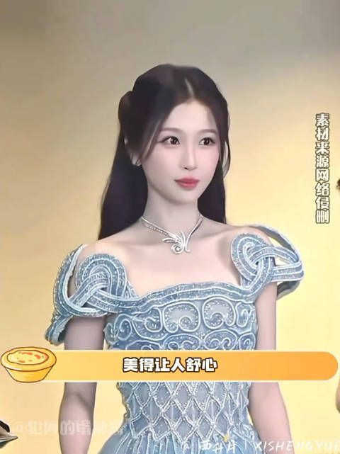虞书欣是樱桃公主吧 这个书欣，美得让人舒心，兼具分量和美丽