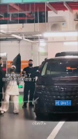 赵露思线下活动眼神真挚引粉丝赞叹