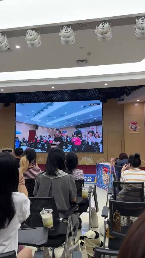 花少录制结束全员落泪