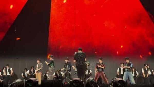 时代少年团新歌《冠军》首演舞台获赞