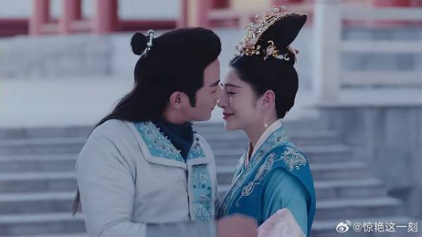 李未央被打大板 拓跋浚当她面跟长乐亲昵，心都在滴血