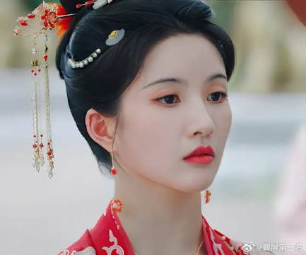 成为宠臣虽然有巨大利益,但同时也是被架在火上烤