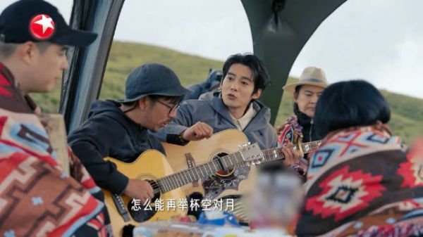 马頔接梗笑场，寻乐团音乐会谈变玩梗现场