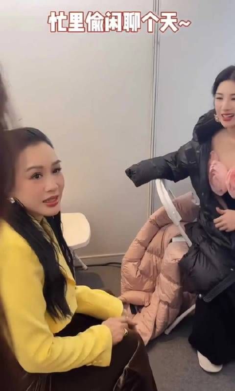 黄奕钟丽缇女儿同框合照,三女孩颜值吸睛