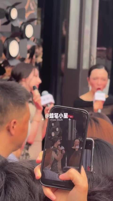美到心脏骤停！三里屯闪现热巴生图暴击