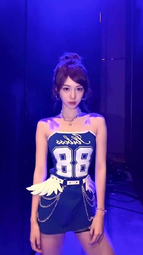 这个璐璐美爆了