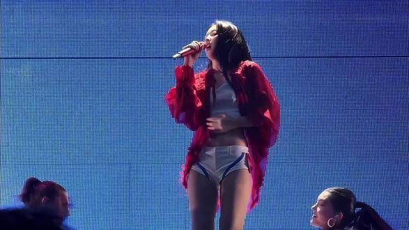 Jennie巴黎场直拍来啦!