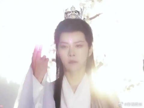 云露老祖灭黄枫谷抢红拂未果，韩立南宫婉终成眷属