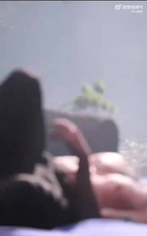丞磊这个身材,这个胸肌练得真好 所有男明星都想丞磊看齐可以吗!