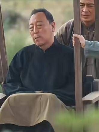 最终宁学祥放下了对土地的执着,与绣绣达成和解