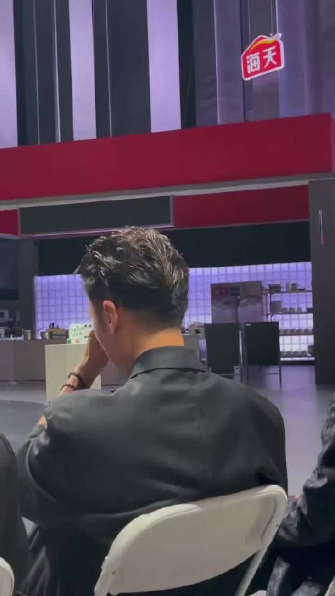 谢霆锋两子身高近180cm,遗传谢贤基因