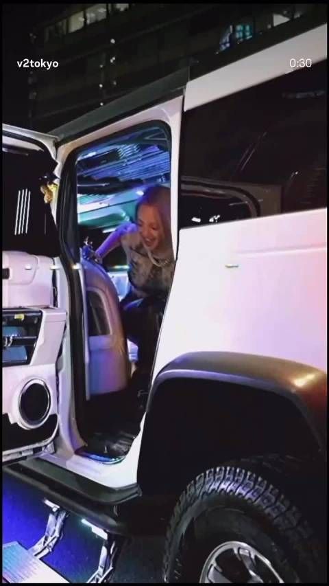 少女时代金孝渊晒18周年官方周边