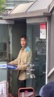 哇好可爱 最后李东海交换了礼物 Cr:moonie.kiet