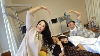 张伦硕陪继女做手术被夸“绝世好爸”？网友：这届重组家庭内卷到亲爹都慌了！