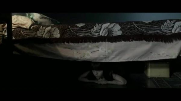 恐怖惊悚电影《陪我玩》