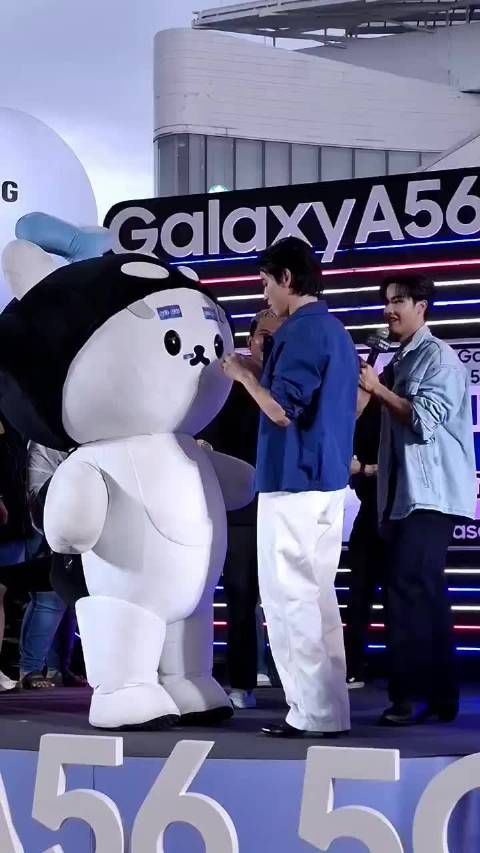 San称想贴胡子被调侃显老