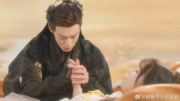 大强就是堂堂月尊,一听要被带回苍盐海,小兰花吓得大哭