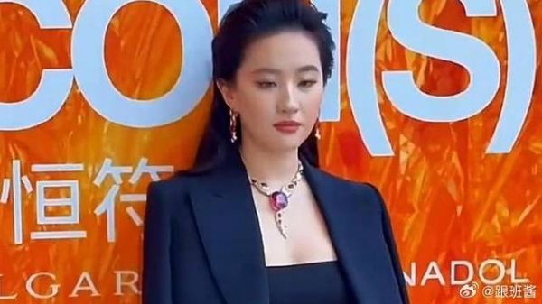 神仙姐姐太美了爱了爱了