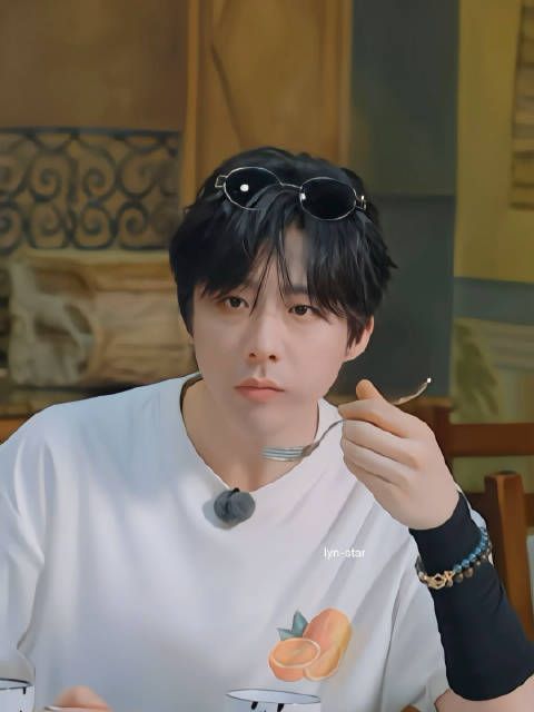 被这个小可爱萌翻了 @摩登兄弟刘宇宁 ,刘宇宁
