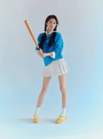 关晓彤化身棒球少女活力十足