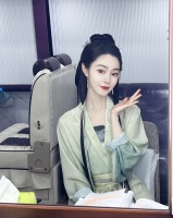 宋轶否认整容：只是换了个新的化妆老师