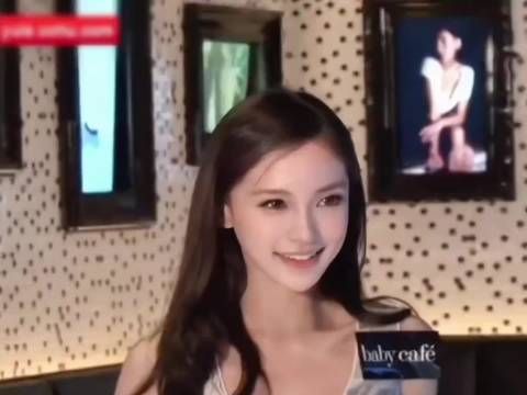Angelababy立体五官获赞人间芭比