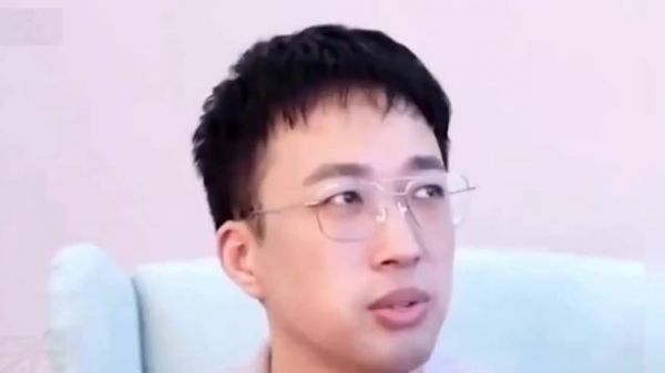 许荔莎发文提及Oliver生日并艾特于正,网友追问孩子身份