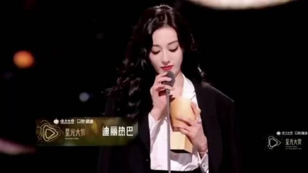 长达二十分钟的恶意怼脸拍,镜头霸凌,到底有多红才不会被欺负