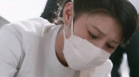 没能把女孩救活，她心里很是难受