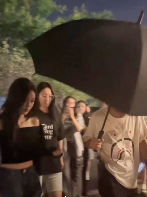 吴宣仪新戏造型曝光