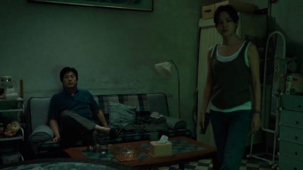 辛芷蕾张颂文主演《日掛中天》首片段曝光,入围威尼斯电影节