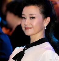 她出生在农民家庭，连登春晚24年突然退出，李谷一曝背后原因