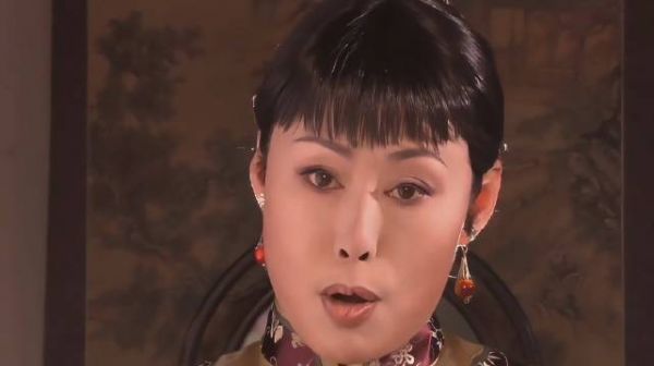 二奶奶花大价钱给常公公买了一栋大别墅加俩姨太太!