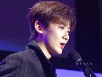 亲爱的，回忆起我们一起走过的那些曲折，正是这些点滴带我们来到了此刻
