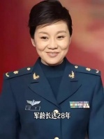 闫妮殷桃等女星军人身份曝光
