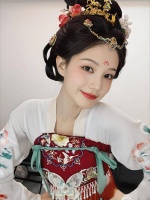 郑晓龙《红楼梦》选角：檀健次陈都灵白鹿3选1，贾府4位千金浮现