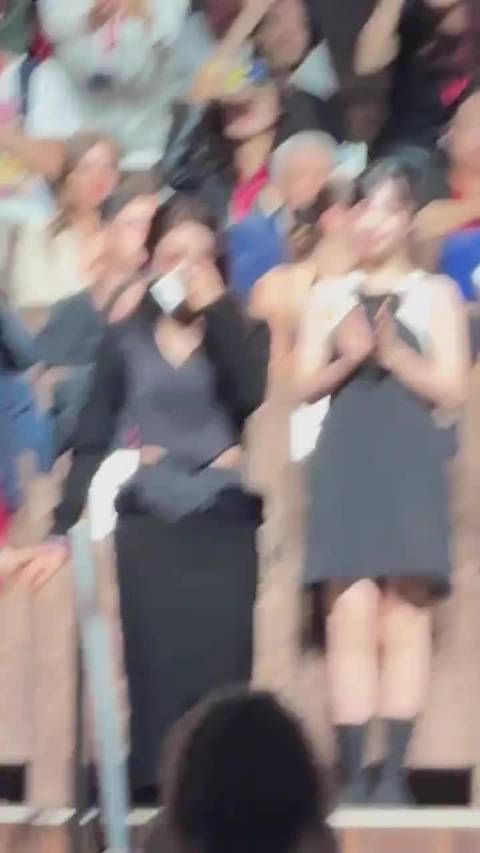 舒淇哭了,王晶说过,什么时候你感觉舒淇和莫文蔚漂亮了,说明你成熟了!