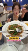 小姨子突然给姐夫夹菜，看看他啥反应！