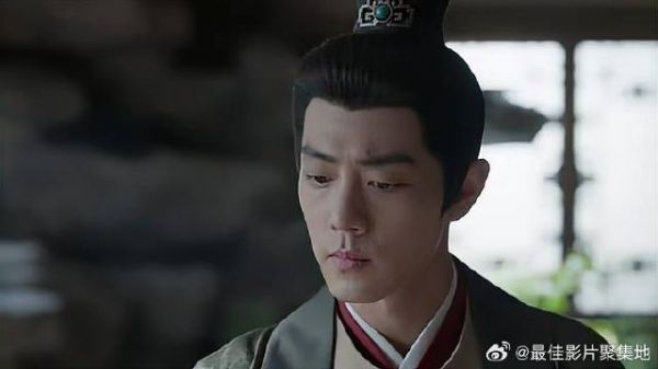 冬夏女王提出合作，有一条件，让他在荼荼和复仇二选一