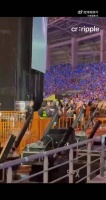陶喆演唱会绕场贴脸唱歌与粉丝互动