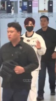 章昊简约白T穿搭获赞，清爽少年感十足