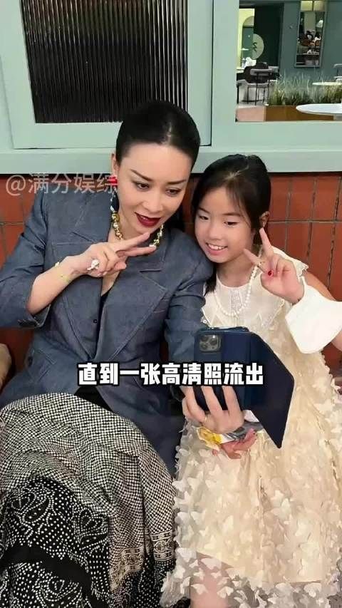 那英女儿伦敦留学照曝光,孟桐基因影响显著