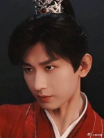 隔着十年春秋，他也无法找回当年的自己了