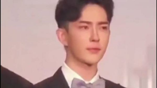 于朦胧杀青新剧后现身快男重聚合唱